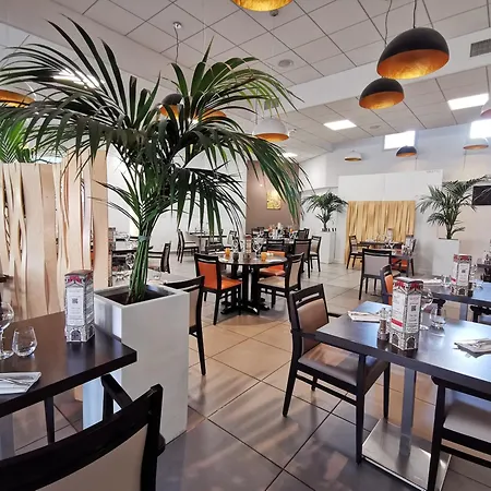 Hotel De La Poste La Cavalerie