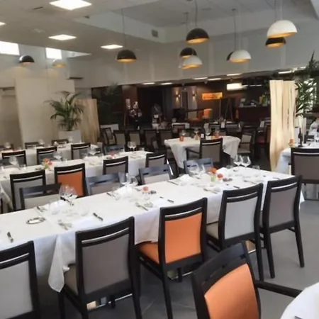 Hotel De La Poste La Cavalerie