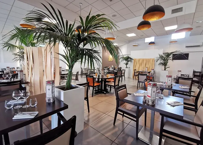 Hotel De La Poste La Cavalerie