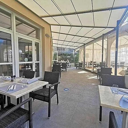 De La Poste Hotel