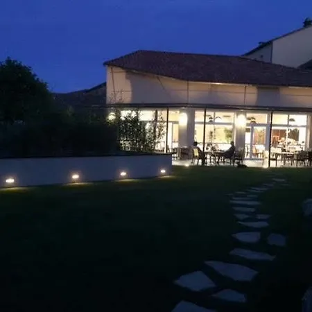 De La Poste La Cavalerie