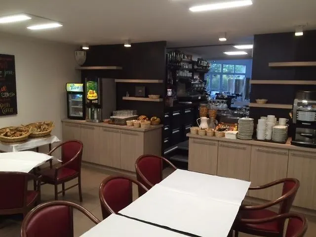 De La Poste La Cavalerie